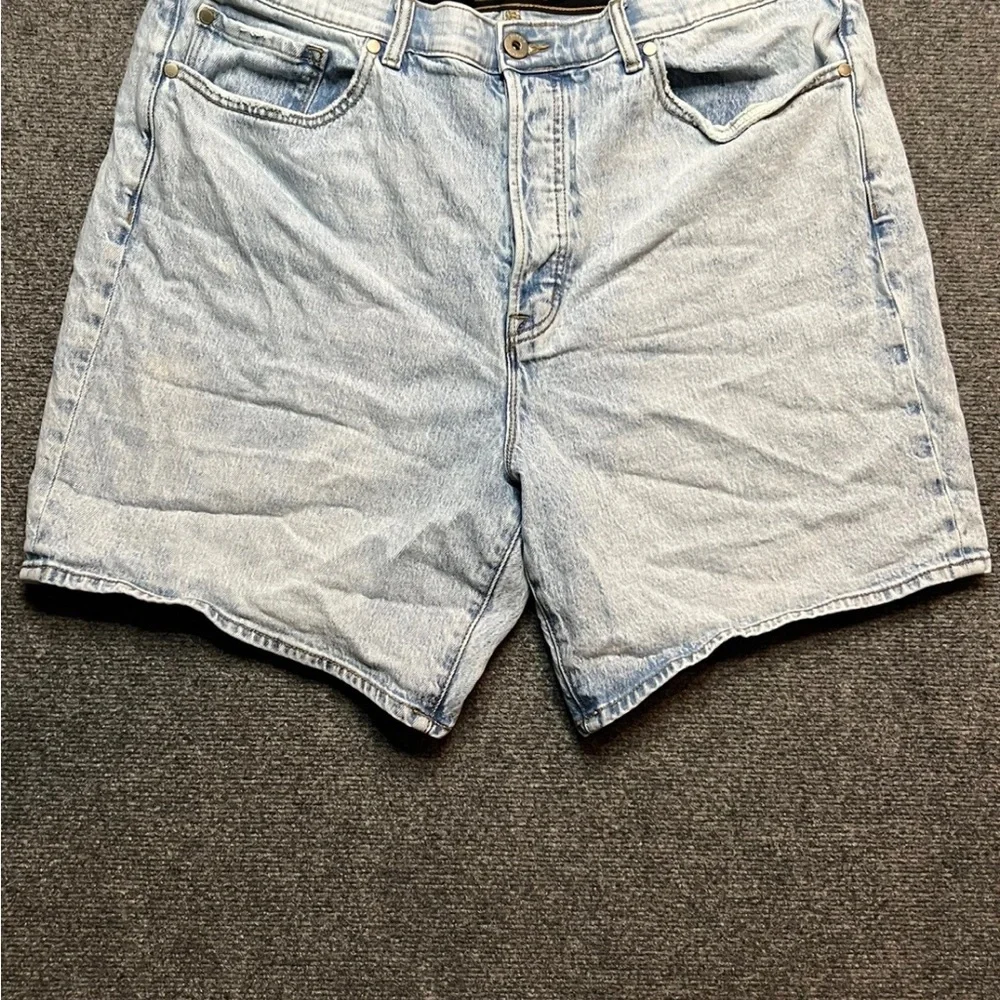 Torrid Shorts Jean Feel The Fit 18 Button Fly Plus Acid Wash Pockets - Picture 6 of 7